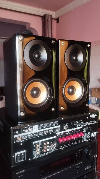 PURE ACOUSTIC NOVA 200 BOOKSHELF SPEAKERS 0