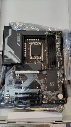 GIGABYTE Z790 UD AX DDR5 i5 13400F pakg. . .