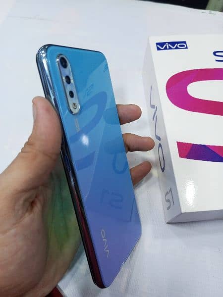 vivo s1 8/256 3