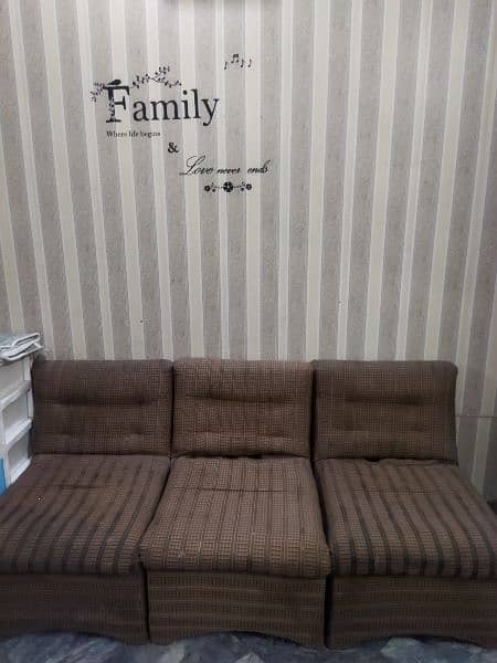 Used Sofa set but in good condition. 4sofas 4