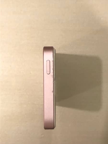 iPhone SE 1st Gen FOR SALE 4