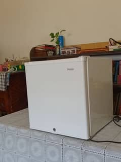 mini fridge ( just like new)