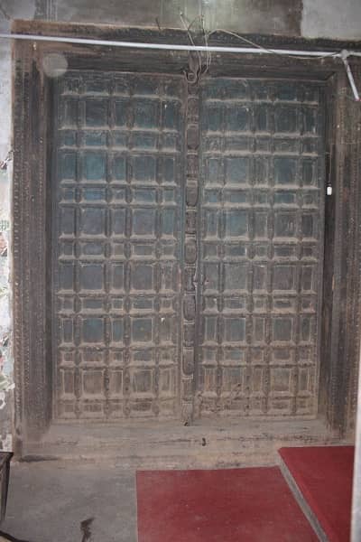 antique heavy door 1