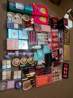 Bulk Imported Makeup / Cosmetics In Wholesale