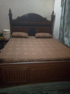 Bed for. sale urgently