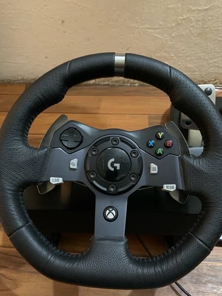 Logitech G920 + shifter with box and works with pc and xbox 1