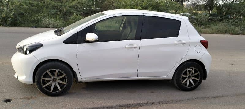 Toyota Vitz 2014 13