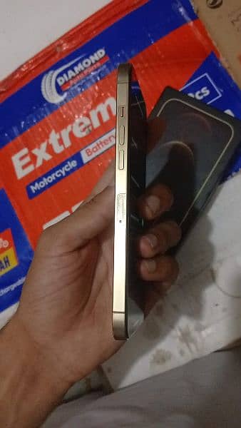 Iphone 12 Pro Max with box charger 7