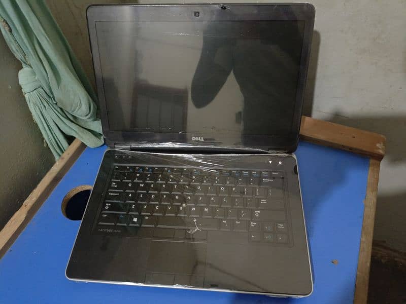 Dell Latitude 6440 0