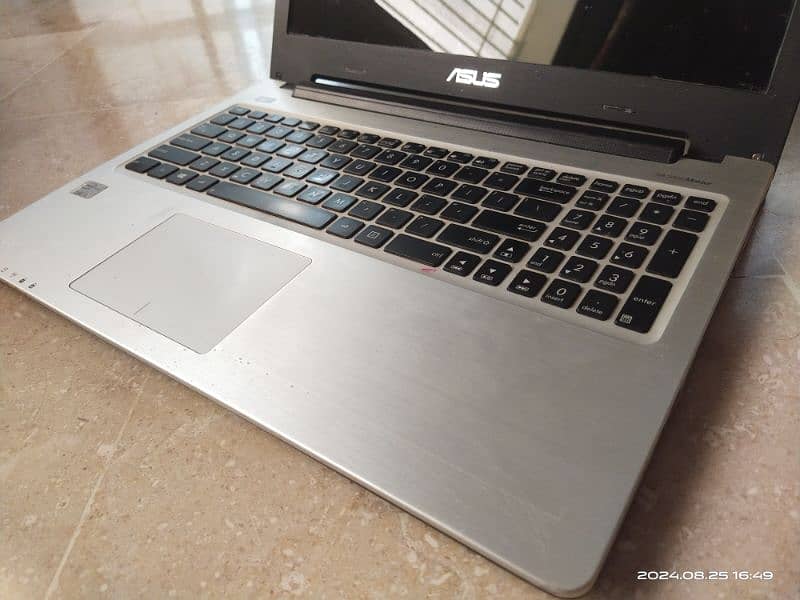 Selling Asus laptop 4