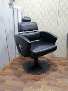 hydrolic salon and barber chairs for sale good condition