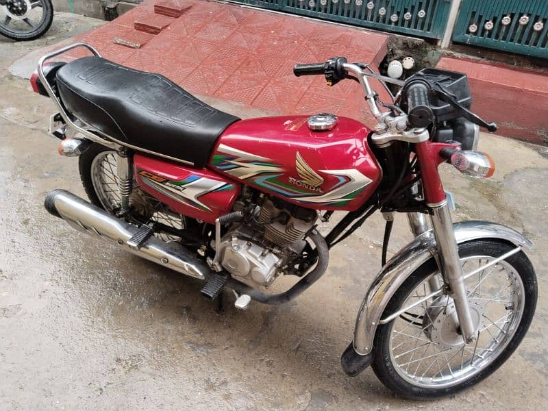 Honda cg125 2023 model Islamabad number lush condition 5