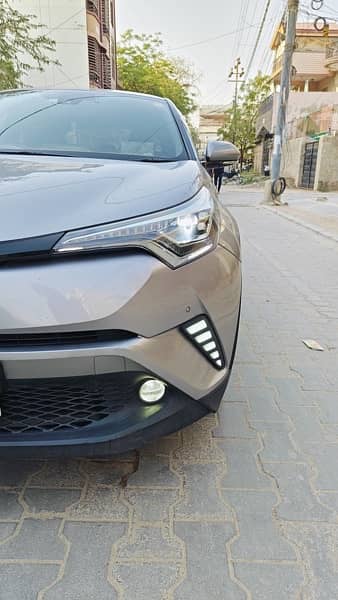 Toyota C-HR 2017 12