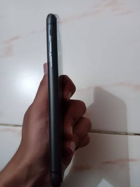 APPLE IPHONE 11 64GB 1