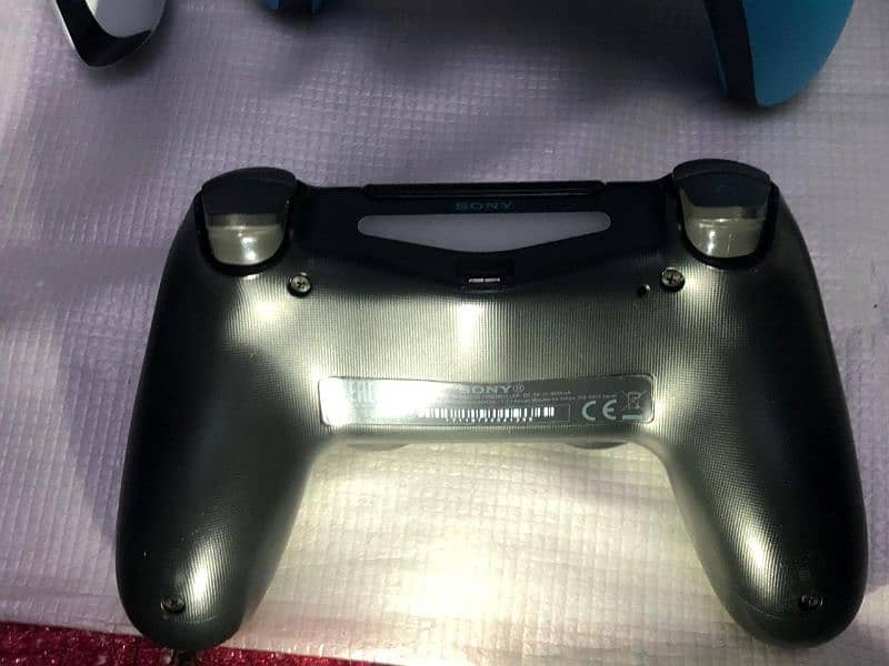 ps4 controller only 2 months used 6