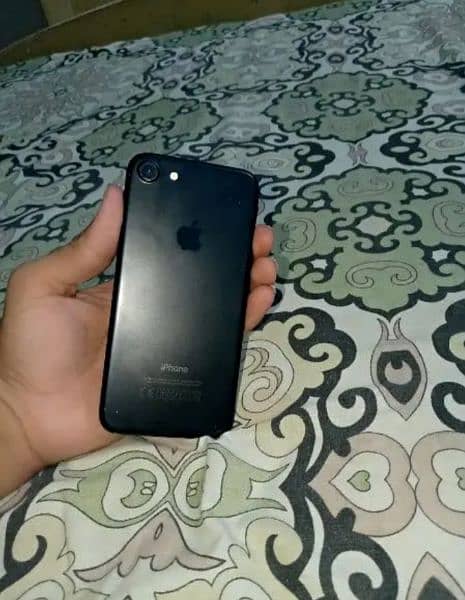 iphone 7 pta approved 
all okay 
32gb  03112576696 3