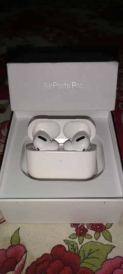 apple airpods pro for sale in (new condition)4