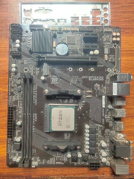 ryzen 2600 + gigabyte ga-320m S2h motherboard 3