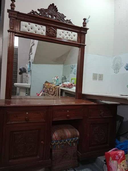 chinoti wooden bed set in very good condition 2