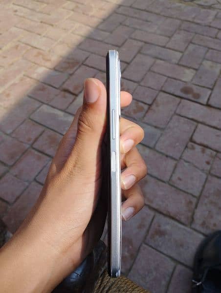 Infinix note 6/128gb in white. 3