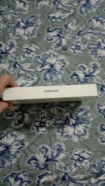 brand new seal pack non refurbished Samsung a9 1