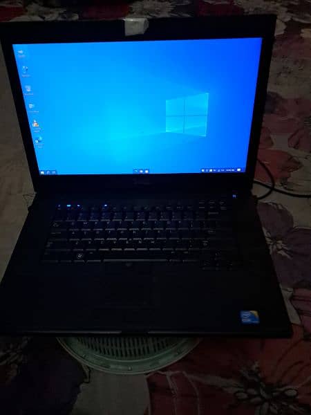 Windows 10 4 GB Ram 250 GB  SSD Core i7 8