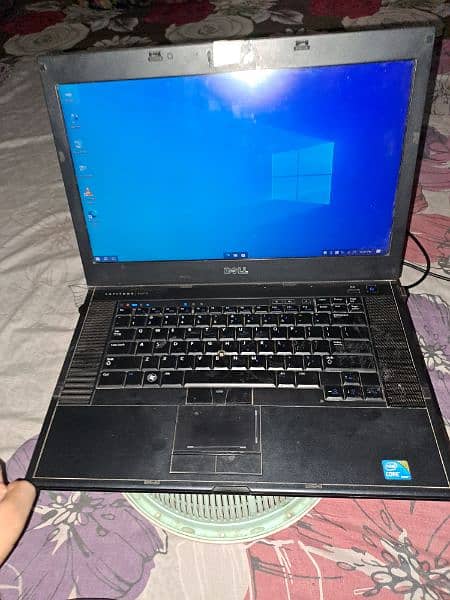 Windows 10 4 GB Ram 250 GB  SSD Core i7 9