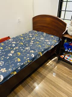 Wooden Single Bed without matteress