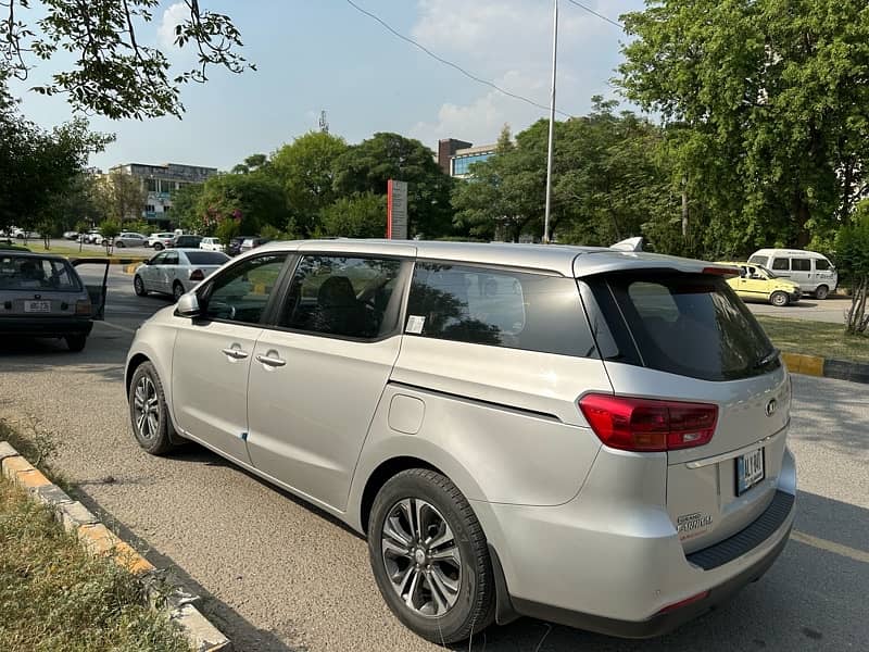 KIA GRAND CARNIVAL 2019 1