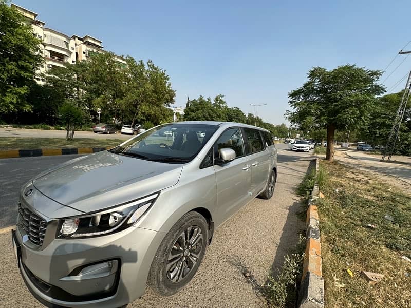 KIA GRAND CARNIVAL 2019 4