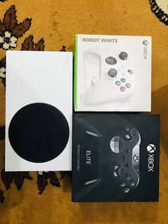 Xbox series s with 2 controller