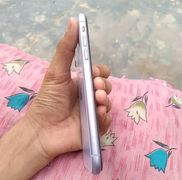 I phone 11 non pta 64 gb for sale urgent 1