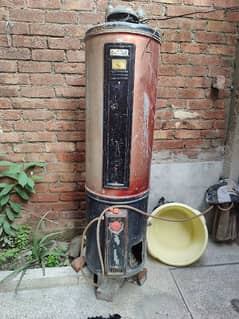 Large Gas geyser urgent sale home shifting