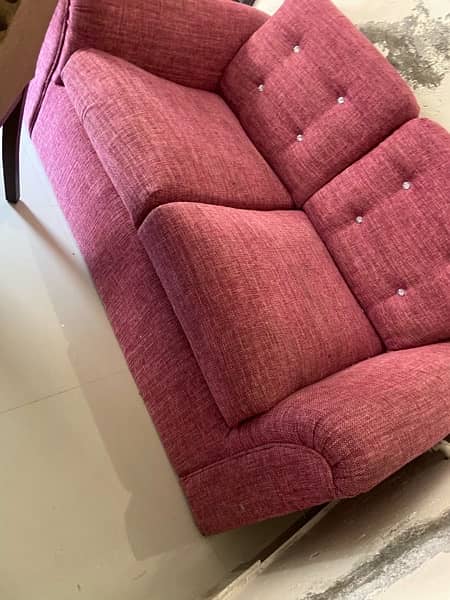 4 seater sofa in very good condition 1