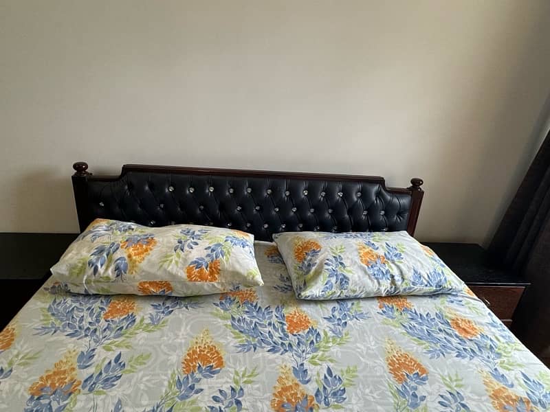 Bed for sale pure wooden 0