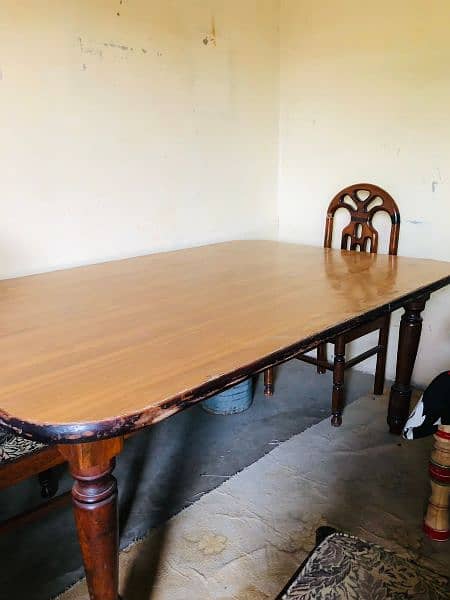 Dining Table & 5 Chairs 2