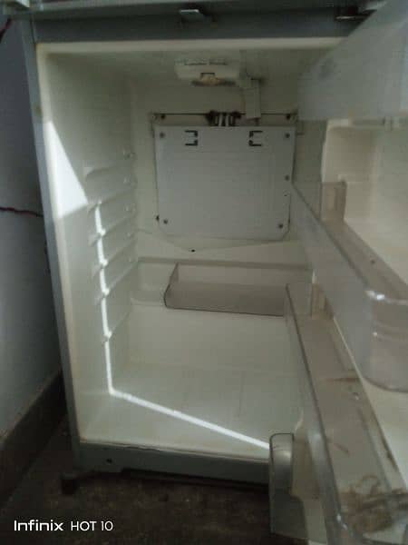 Dawlance fridge medium size 3