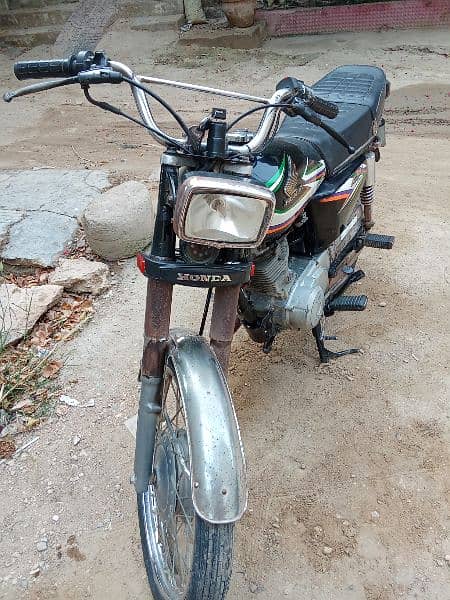 Honda 125-Model 2016 Urgent Sell 3