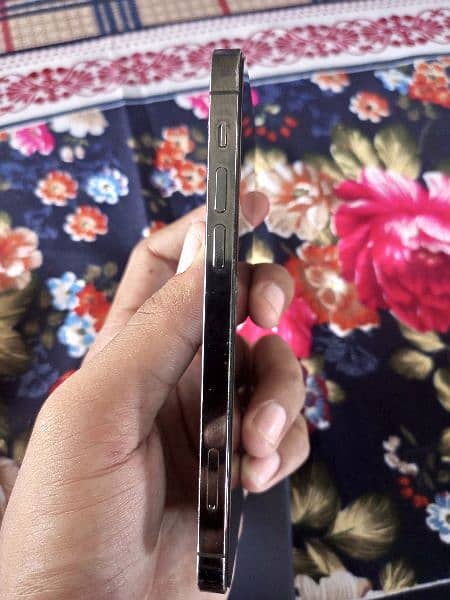 iphone 12 pro non active non pta back broken 3