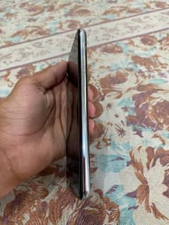 aquos R2 for sell used but 10/9 condition NON pTa