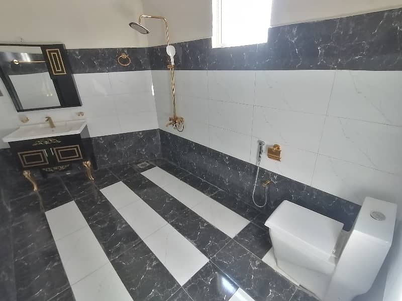 5 Marla House In Stunning Adiala Road Is Available For sale 5