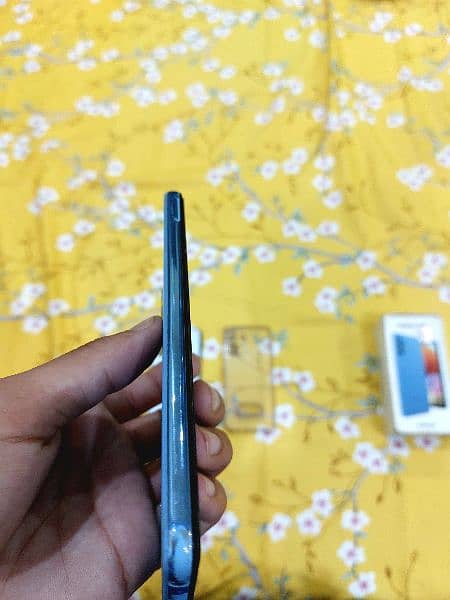 Samsung Galaxy A32 9/10 condition 3