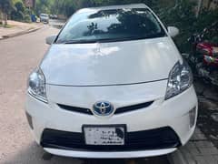 Toyota Prius 2014 S, 1800cc