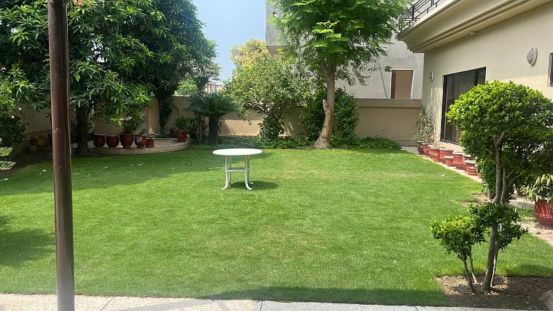 2 KANAL BEAUTIFUL HOUSE AVAILABLE FOR SALE IN DHA PHASE 1 BLOCK A 11