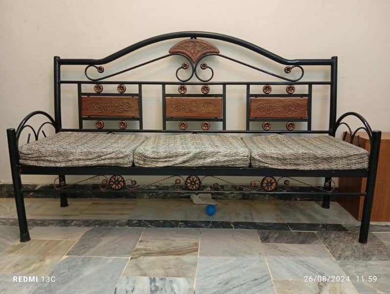 5 seater iron sofa for sale 1