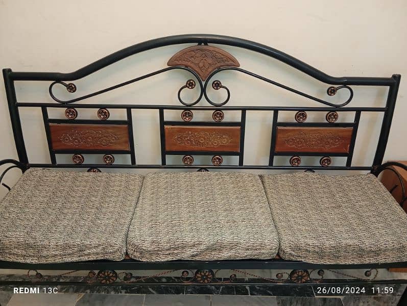 5 seater iron sofa for sale 2