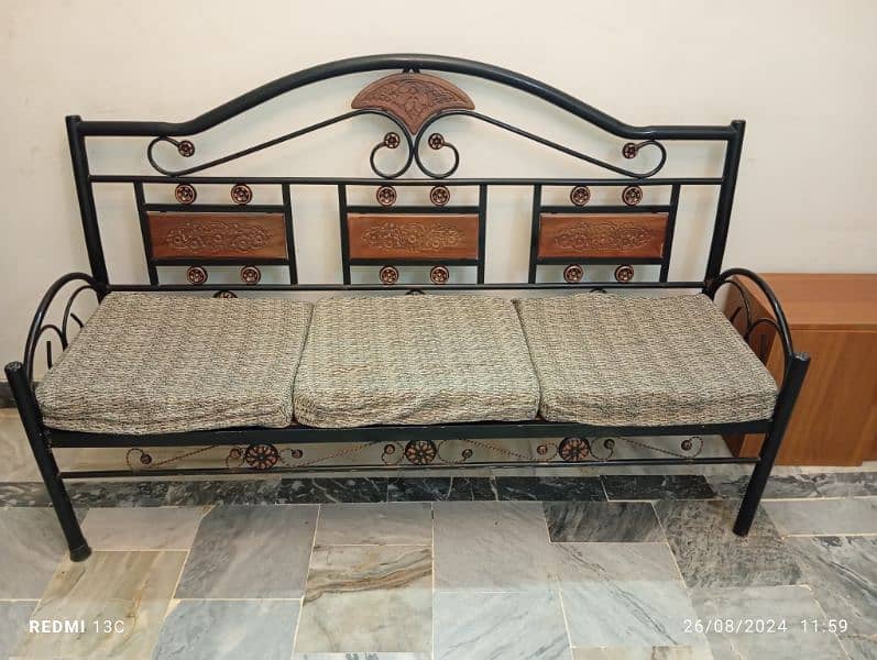 5 seater iron sofa for sale 3