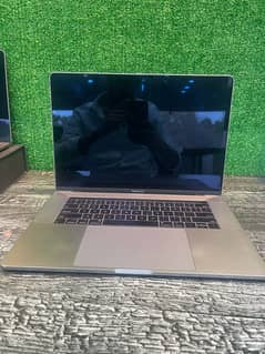 Macbook pro 2019 16inches 16gb/512gb