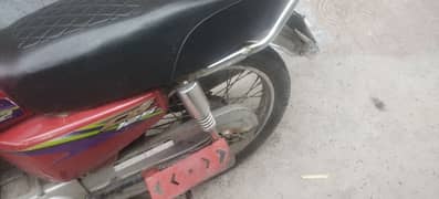 Honda 125 bilkul ok ha koi fult nhi engine ok ha ma