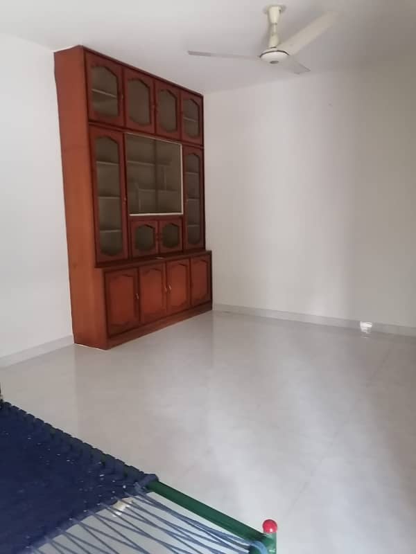 DHA Lahore Phase 3 Z block 10 Marla house for rent 5